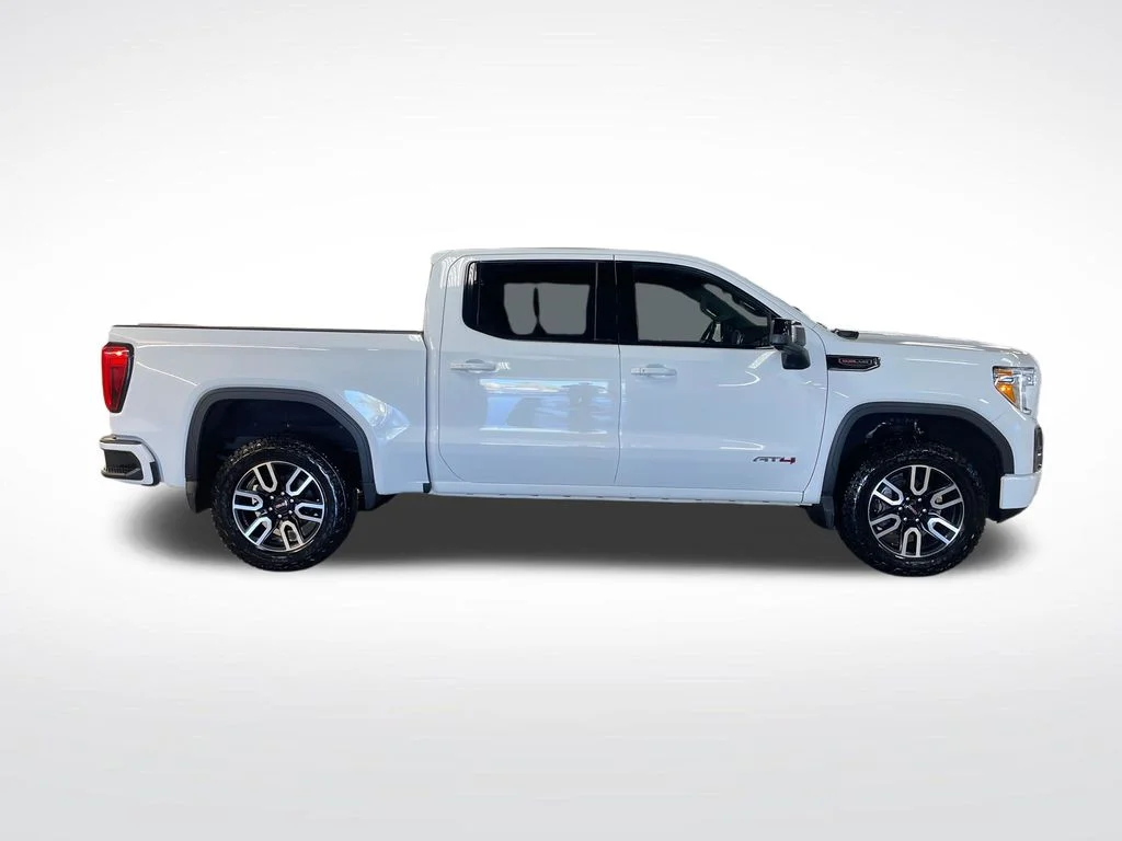 Used 2022 White GMC AT4 image 7
