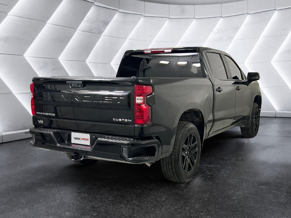 Used 2025 Black Chevrolet Custom image 4