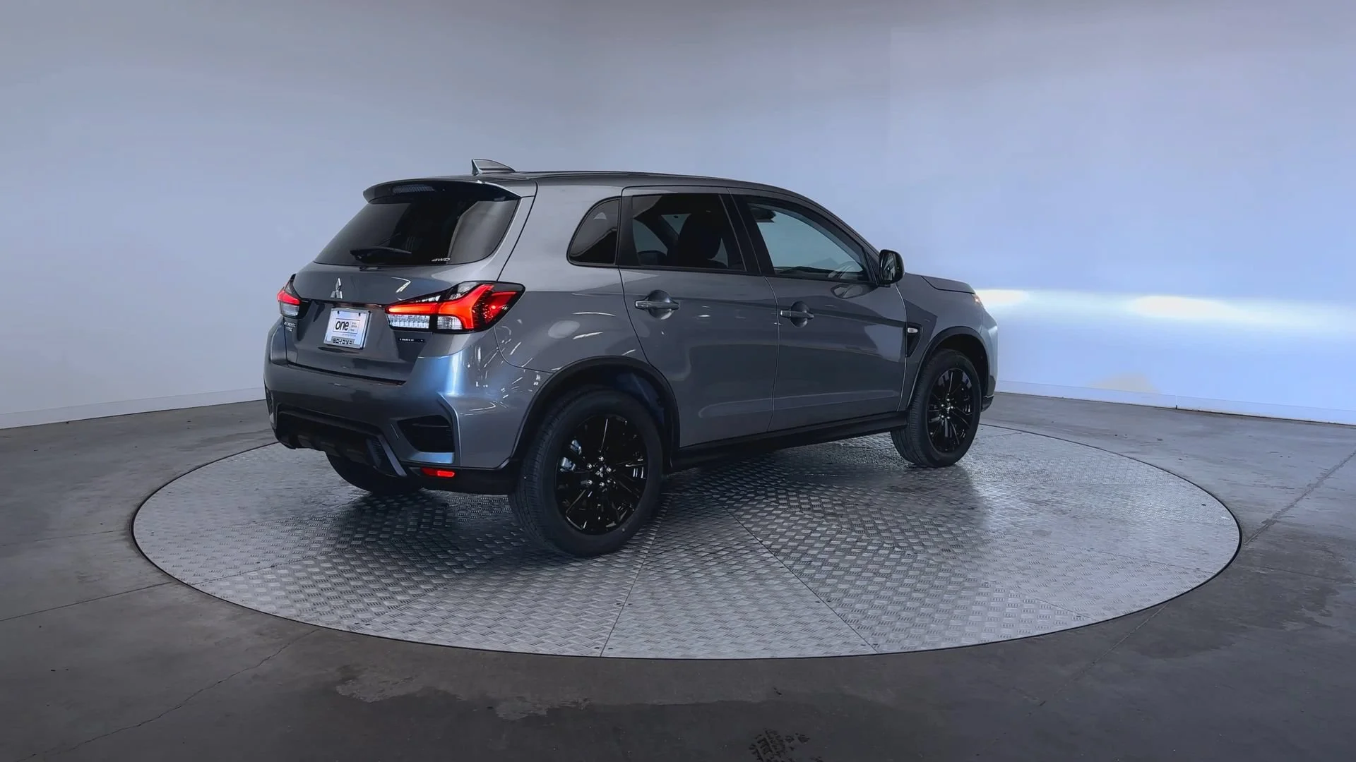 New 2026 Mercury Gray Metallic Mitsubishi LE image 8