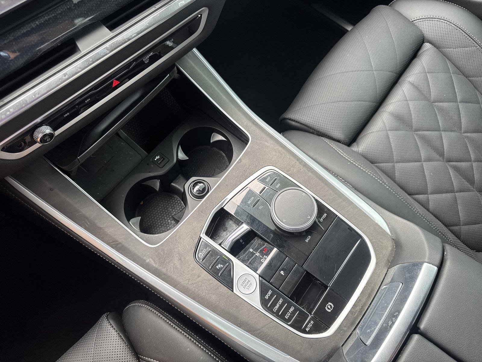 Used 2026 Skyscraper Grey Metallic BMW sDrive40i image 27