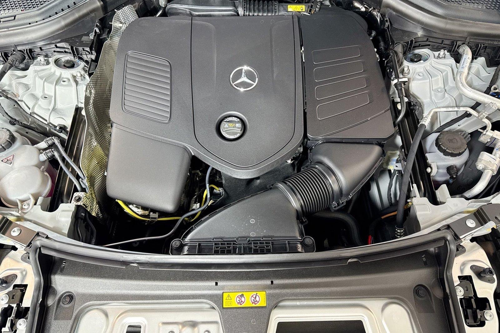 New 2026 Manufaktur Alpine Grey Mercedes-Benz GLC 300 image 28