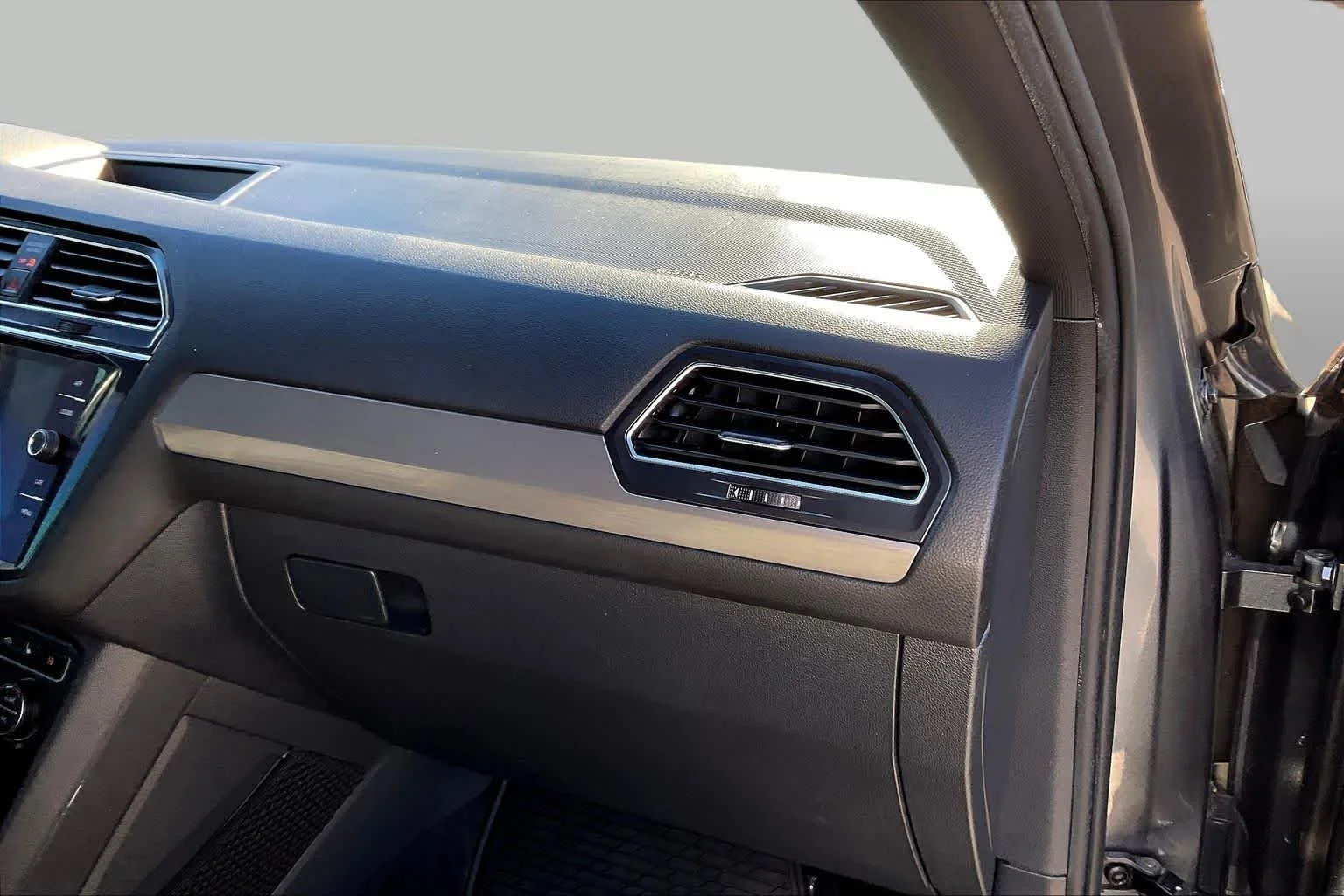 Used 2021 Platinum Gray Metallic Volkswagen SE R-Line Black image 19