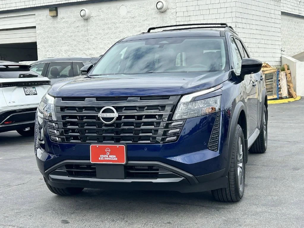 New 2026 Deep Ocean Blue Pearl Nissan SV image 6