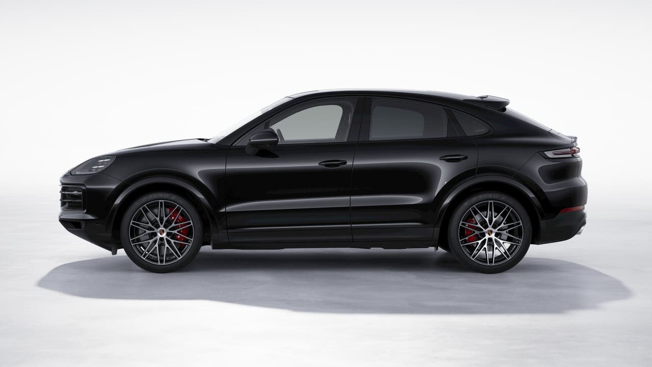 Certified Used 2024  Porsche S image 2