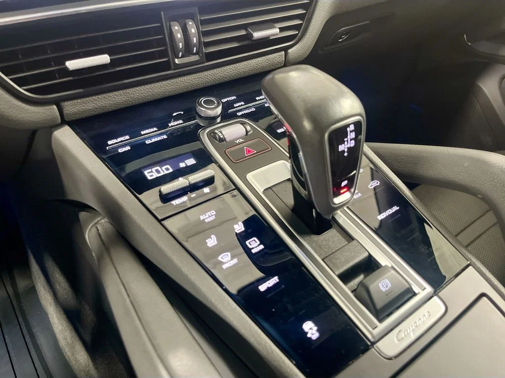 Used 2019 Biscay Blue Metallic Porsche  image 16