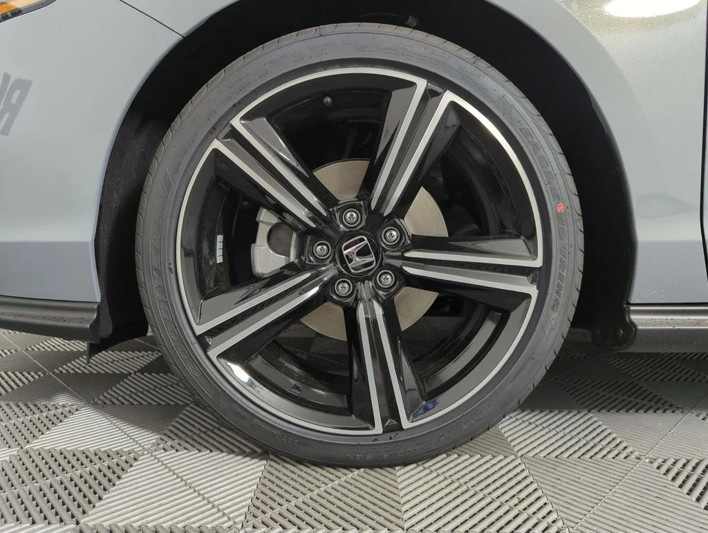 New 2026 Urban Gray Pearl Honda SE image 11