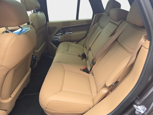 New 2027 Charente Grey Land Rover SE image 11