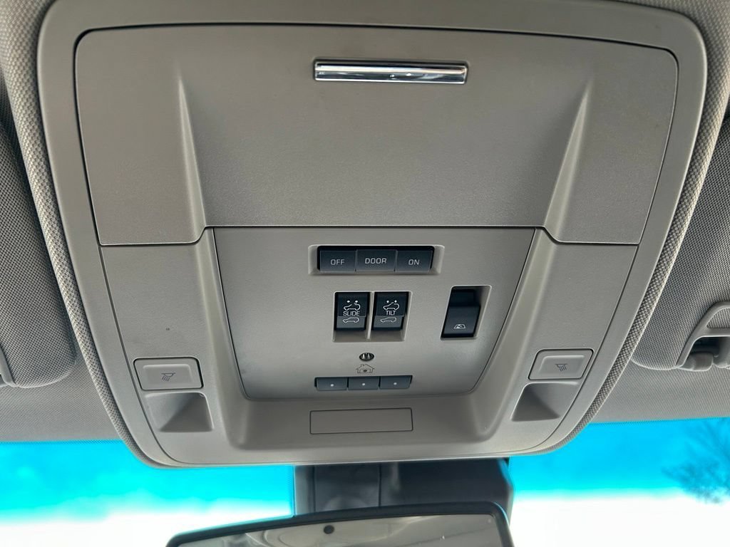 Used 2019 BLACK Chevrolet High Country image 22