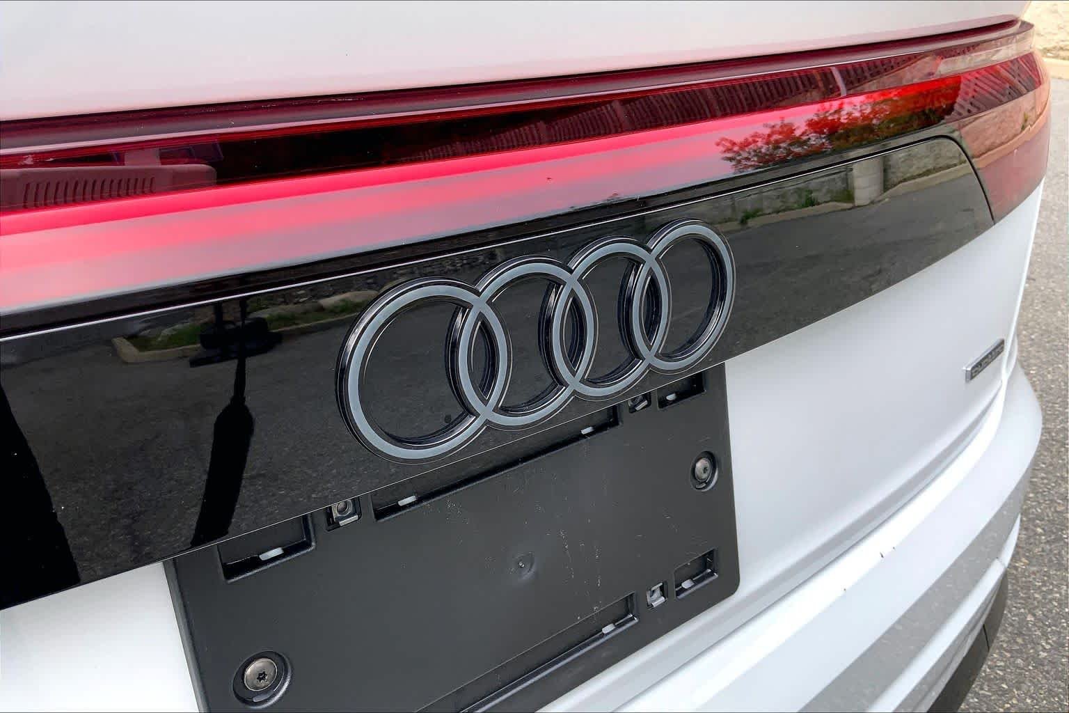 Used 2026 Carrara White Audi Premium Plus image 31