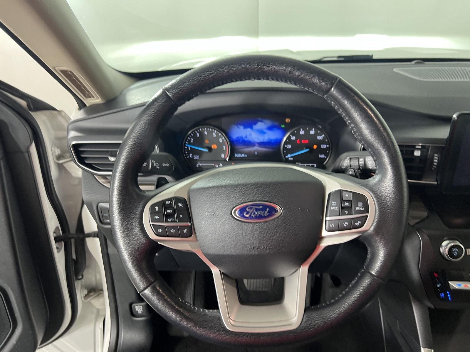 Used 2020 Star White Metallic Tri-Coat Ford Limited image 17