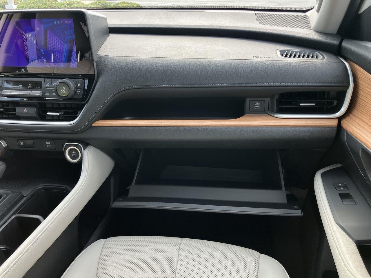 Used 2025 White (Wind Chill Pearl) Toyota Limited image 18