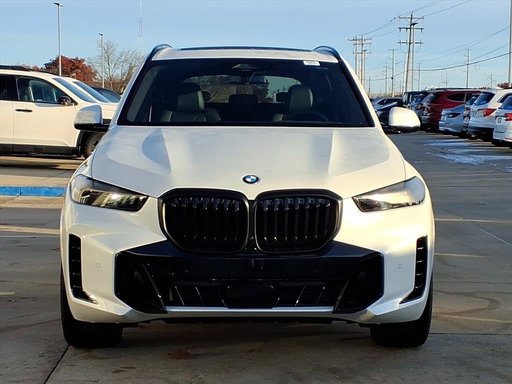 Used 2026 Mineral White Metallic BMW xDrive40i image 15