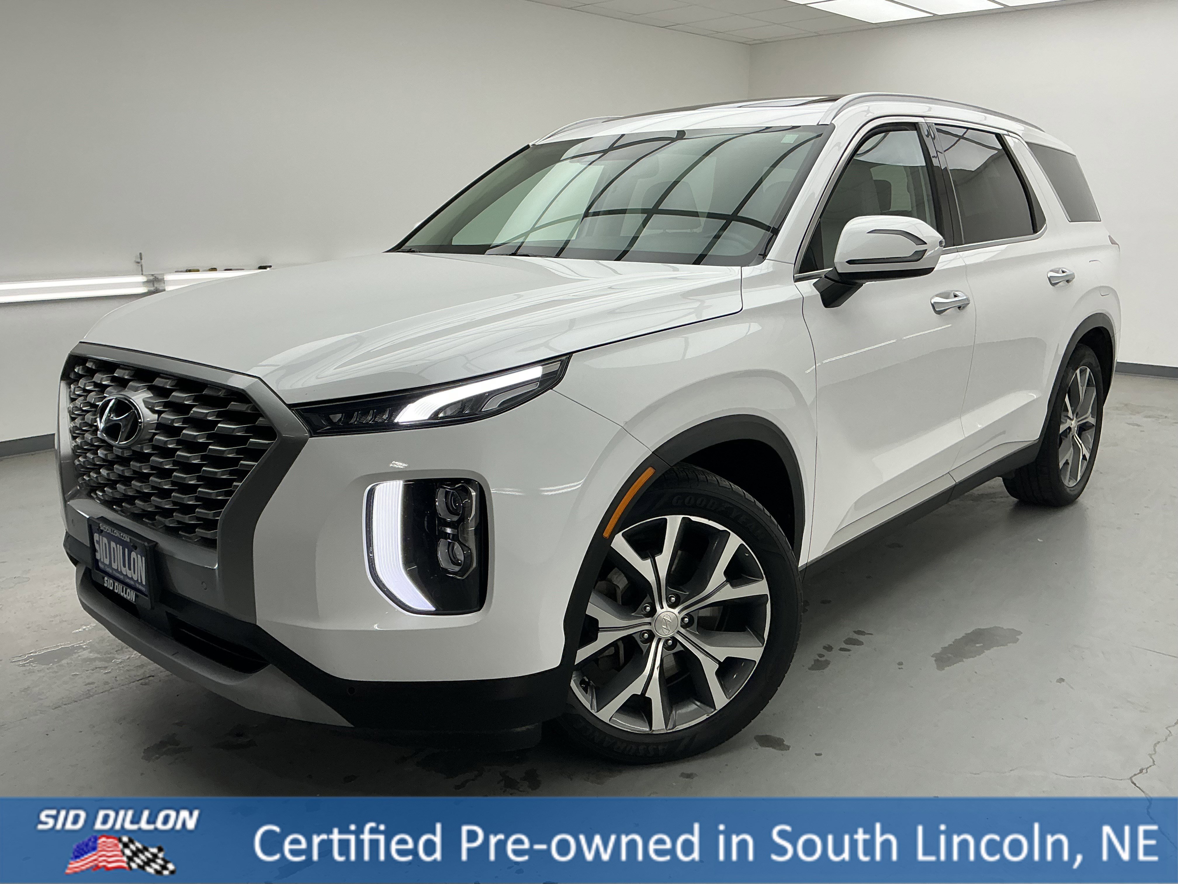 Used 2021 Hyper White Hyundai SEL image 1