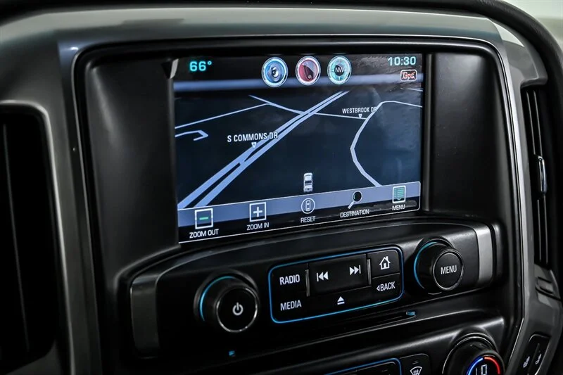 Used 2015 Deep Ocean Blue Metallic Chevrolet LT Z71 image 23