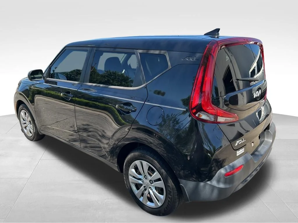 Used 2022 Black Kia LX image 5