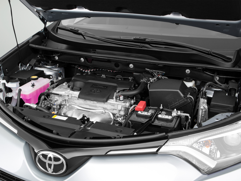 Used 2018 Silver Toyota LE image 15
