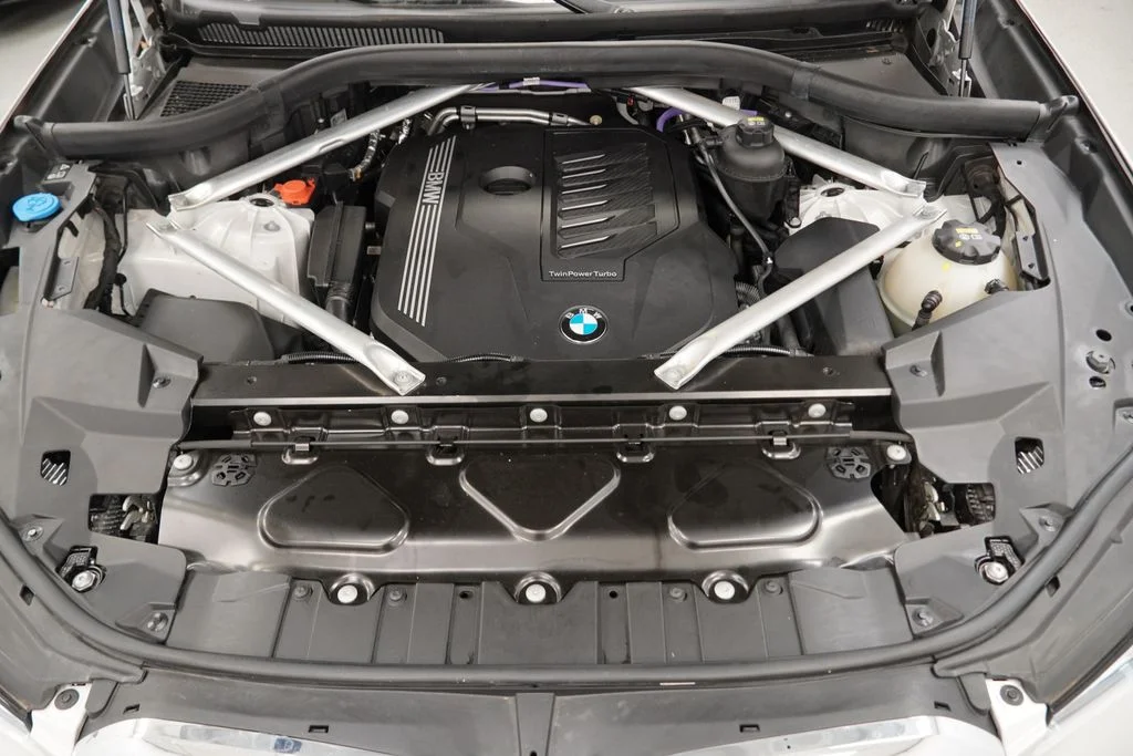 Used 2022 White BMW xDrive40i image 43