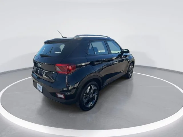 Used 2023 Black Hyundai SEL image 8