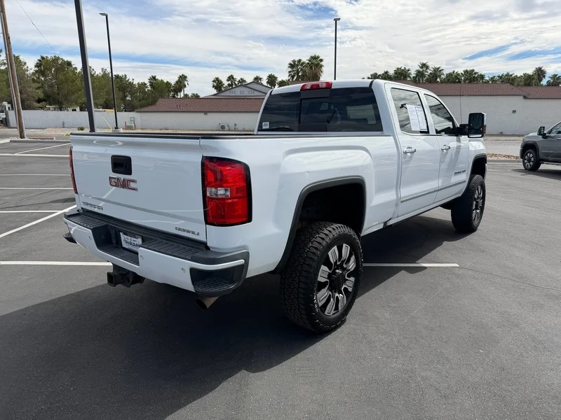 Used 2016 SUMMIT WHITE GMC Denali image 3