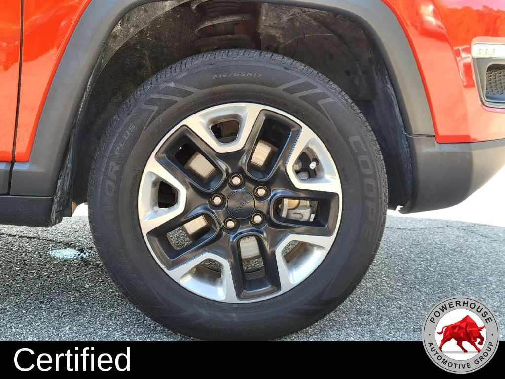 Used 2018 Orange Jeep Trailhawk image 12