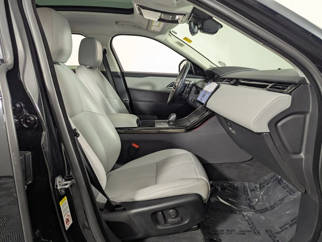 Certified Used 2025 Black Land Rover Dynamic SE image 36