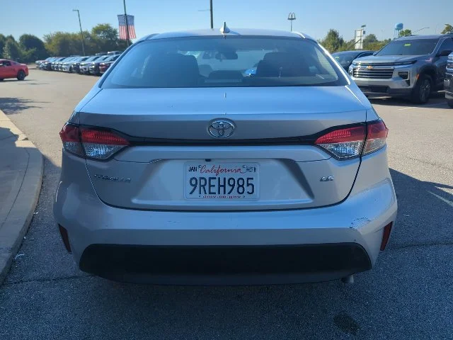 Used 2025 Silver Toyota LE image 27