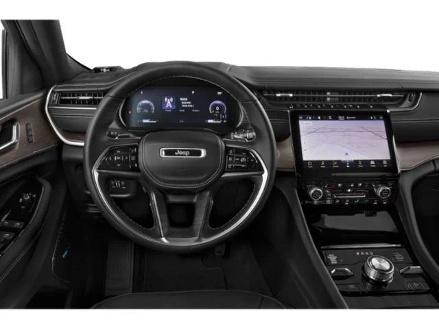 Used 2022 Diamond Black Crystal Pearlcoat Jeep Overland image 10