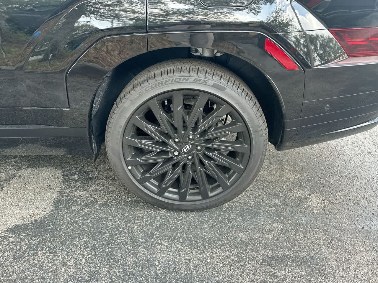 New 2025 Phantom Black Hyundai Calligraphy FWD image 11