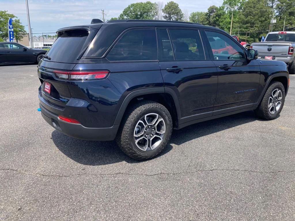 New 2024 Midnight Sky Exterior Paint Jeep Trailhawk 4xe image 5