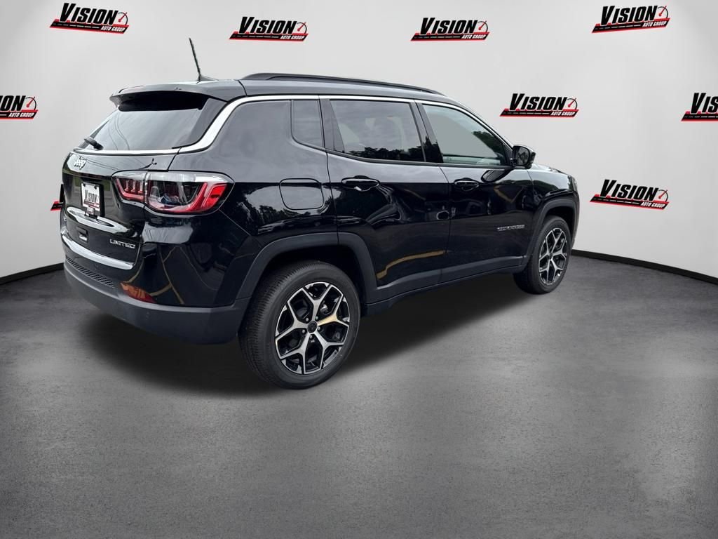 New 2026 Diamond Black Crystal Pearlcoat Jeep Limited image 5
