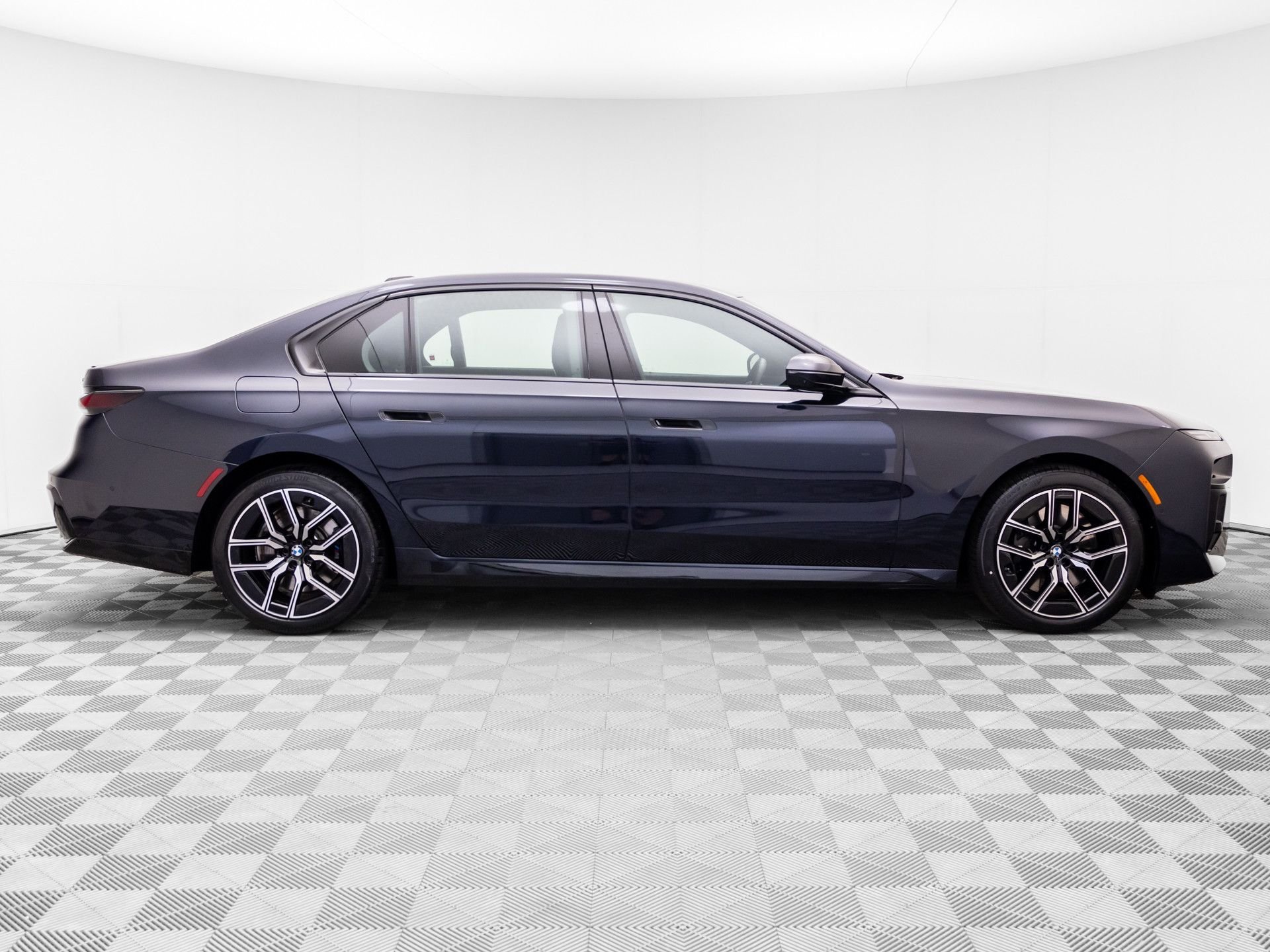 Certified Used 2025 Carbon Black Metallic BMW 740i xDrive image 6