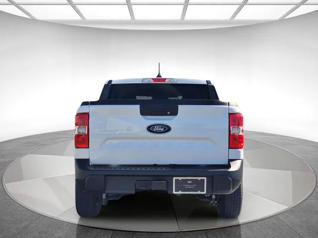 Used 2025 White Ford XL image 5