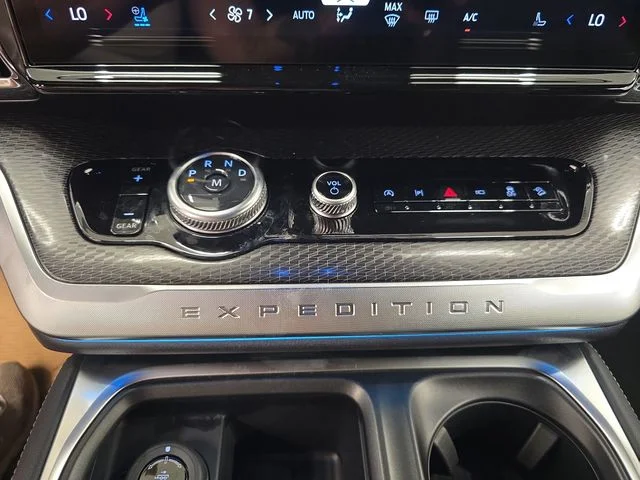 New 2026 Agate Black Metallic Ford MAX Platinum® image 36