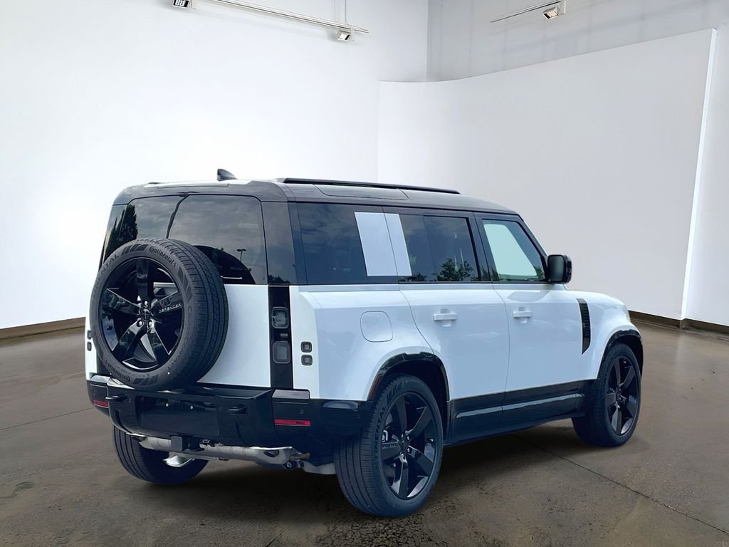 New 2026 Fuji White Land Rover X-Dynamic SE image 4