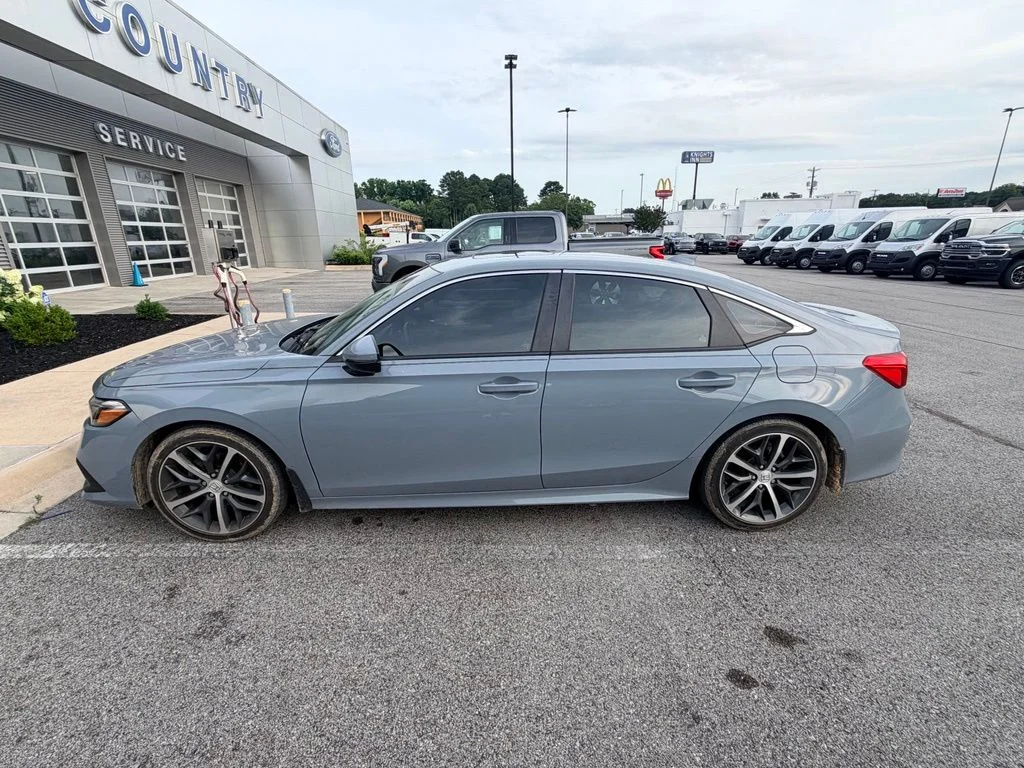 Used 2024 White Honda Touring image 1