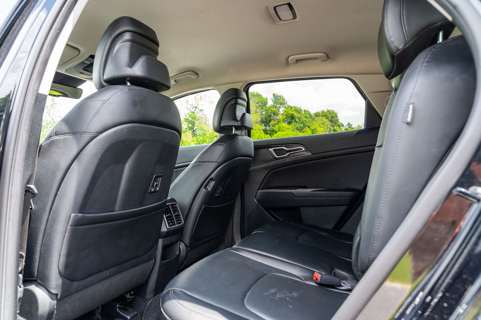 Used 2025 Black Kia EX image 15
