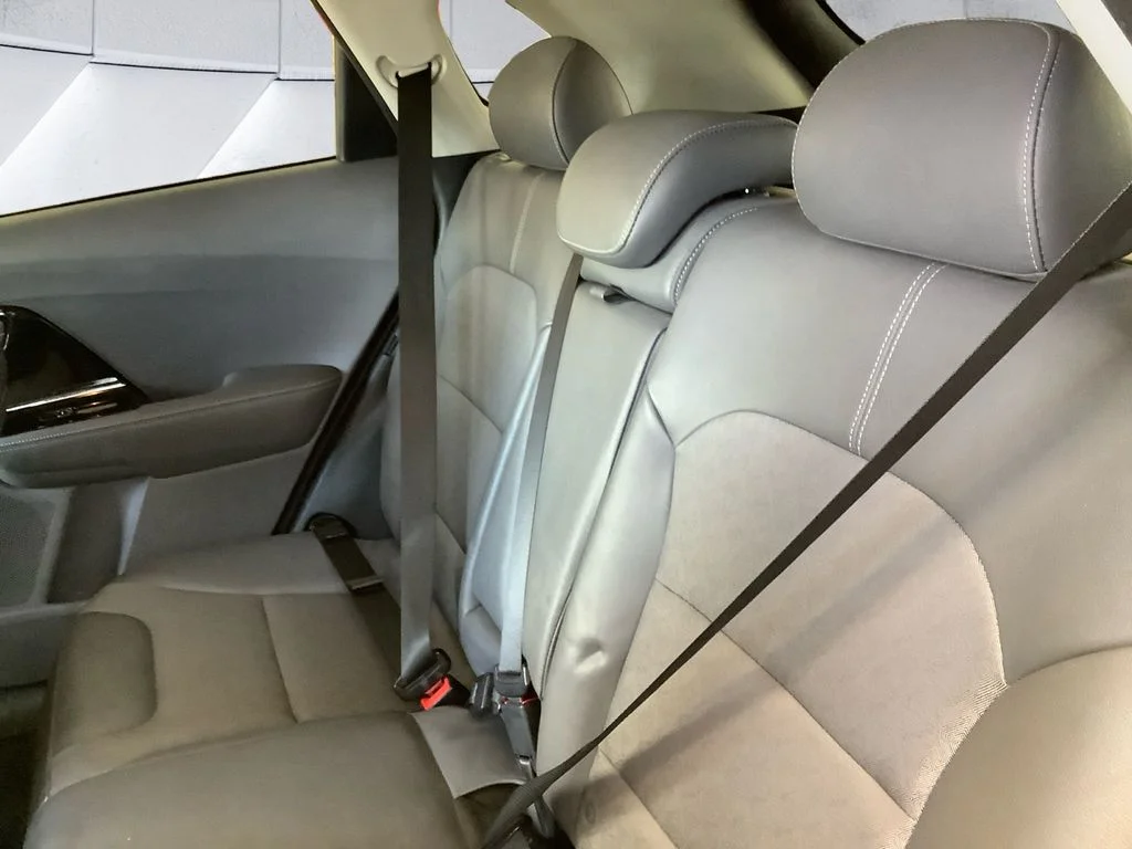 Used 2018 Red Kia EX image 18