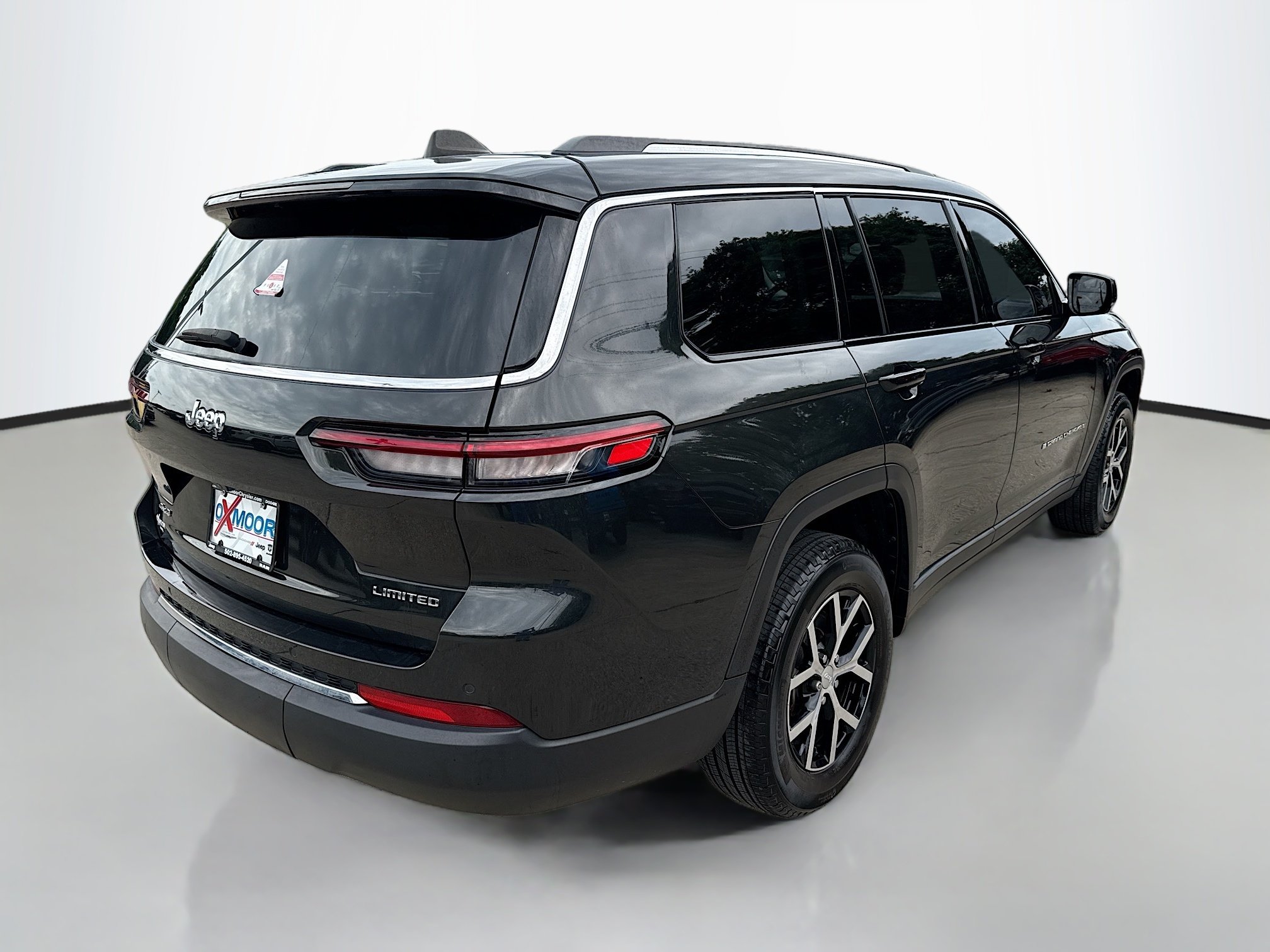 Used 2023 Rocky Mountain Pearlcoat Jeep Limited image 7