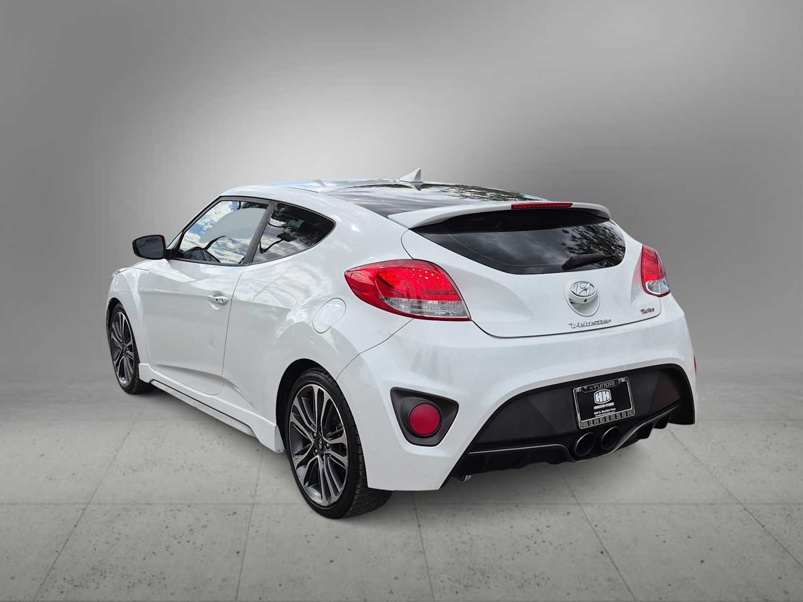 Used 2016 Elite White Hyundai Turbo image 6