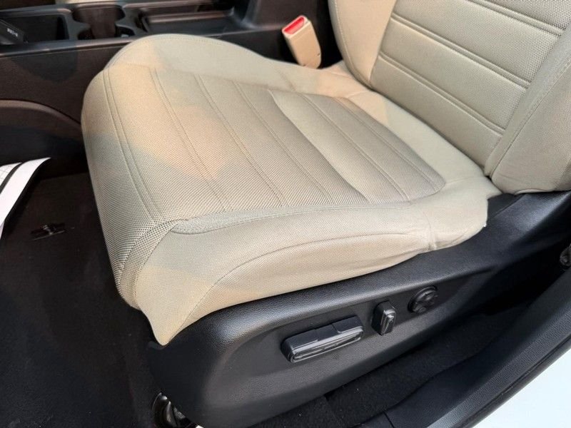 Used 2018 White Diamond Pearl Honda EX image 17