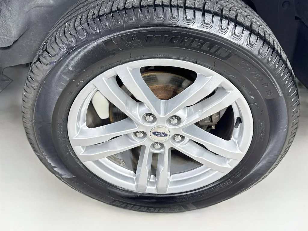 Used 2004 Pueblo Gold Clearcoat Metallic Ford XLS image 35