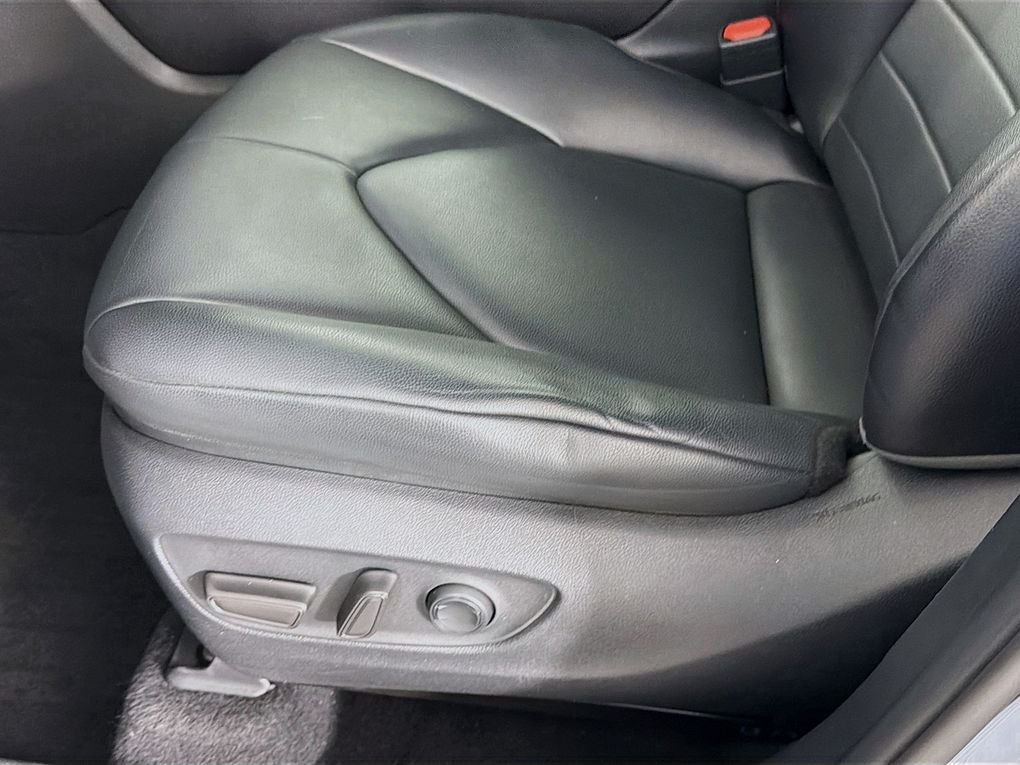 Used 2021  Toyota XLE image 24