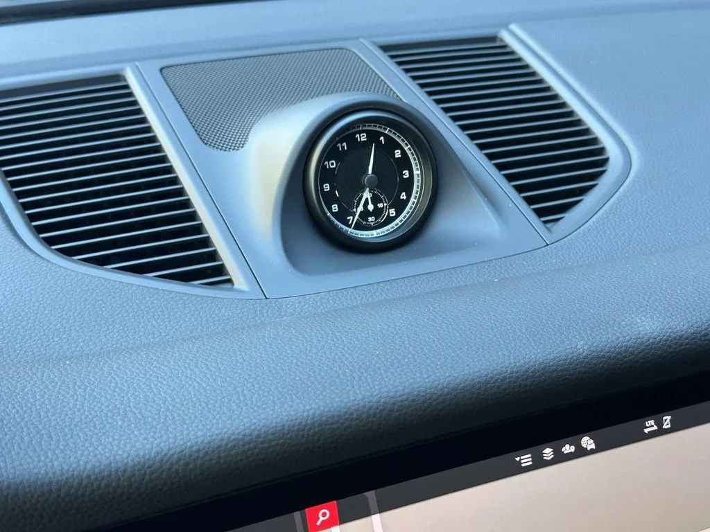 2026 Porsche Macan - Photo 22