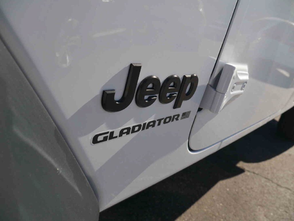 New 2027 Bright White Clear-Coat Paint Jeep Sport S image 23