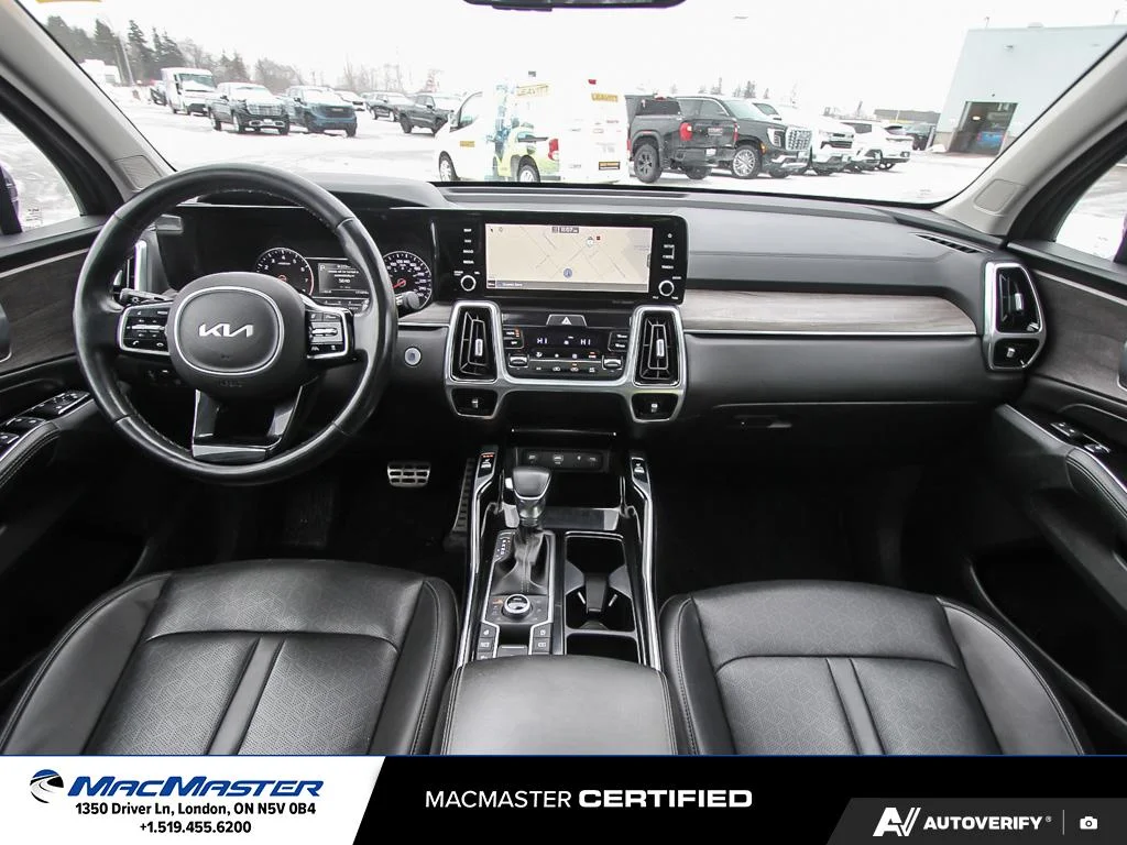 Used 2022  Kia  image 28