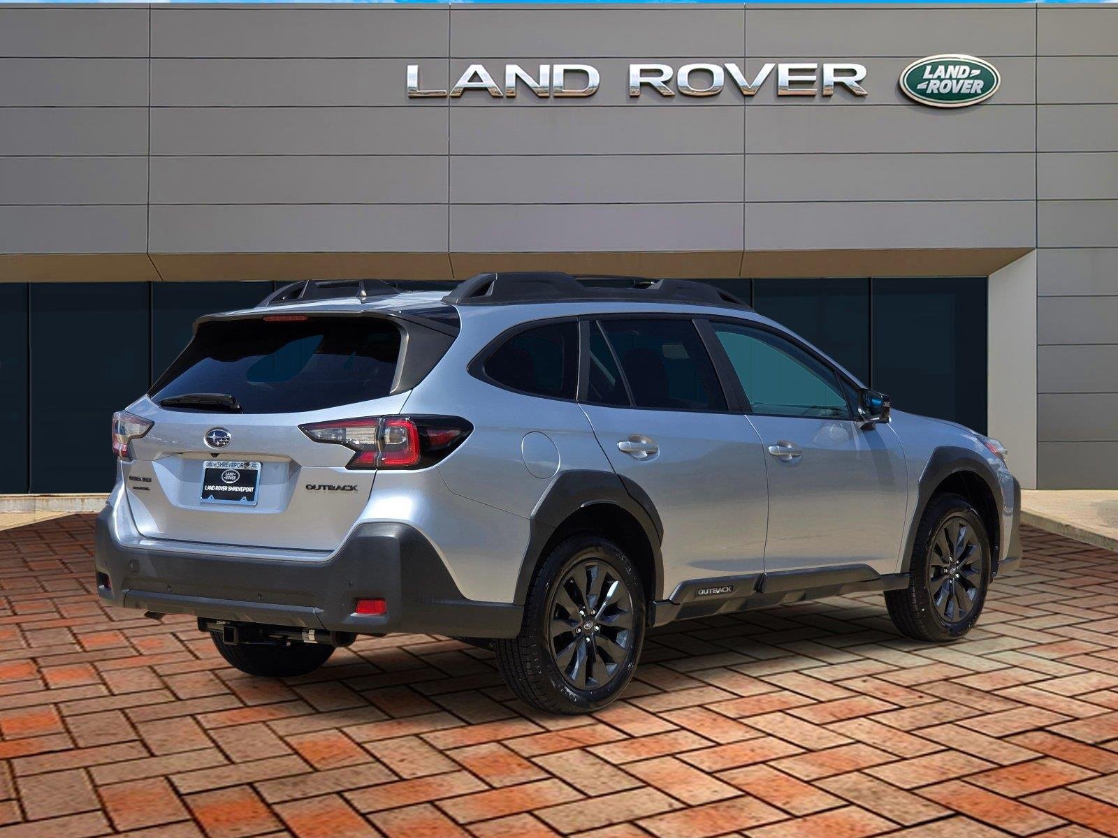 Used 2023 Ice Silver Metallic Subaru Onyx Edition image 4