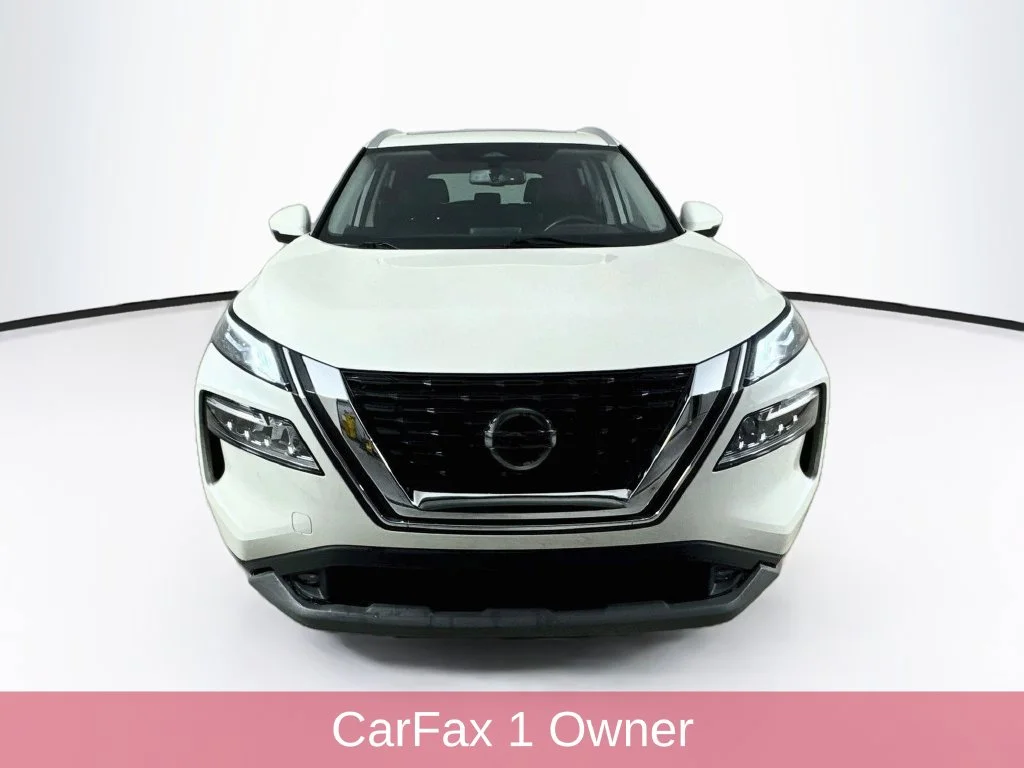 Used 2021 White Nissan SL image 2