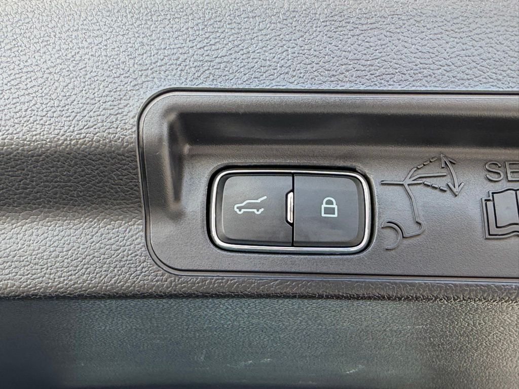 Used 2025 Black Ford Platinum image 17