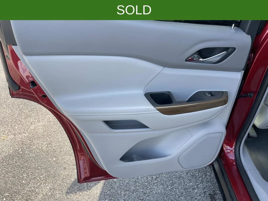 Used 2019 RED QUARTZ TINTCOAT GMC SLE image 13