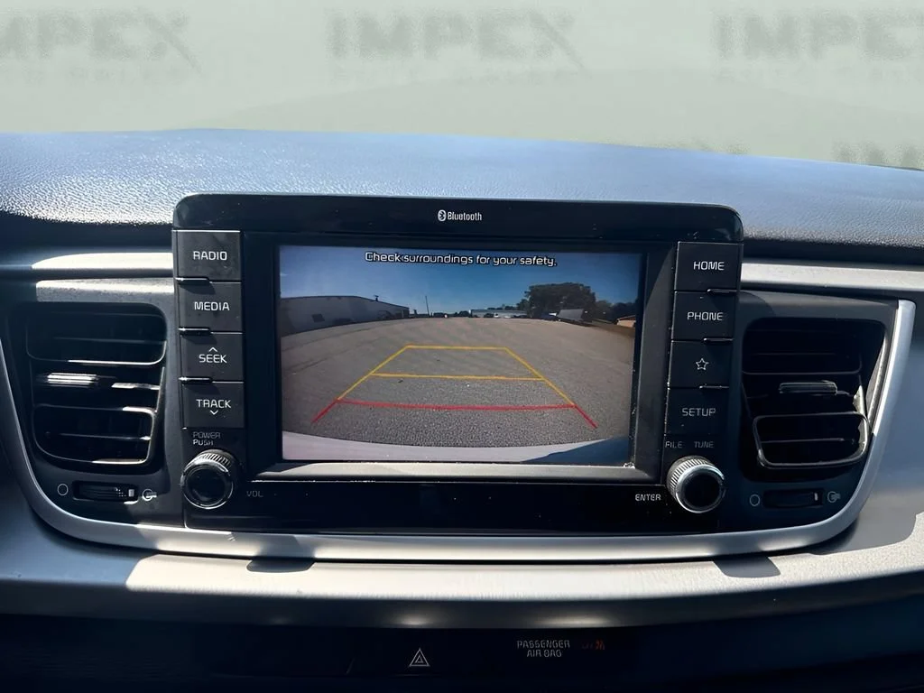Used 2020  Kia LX image 19